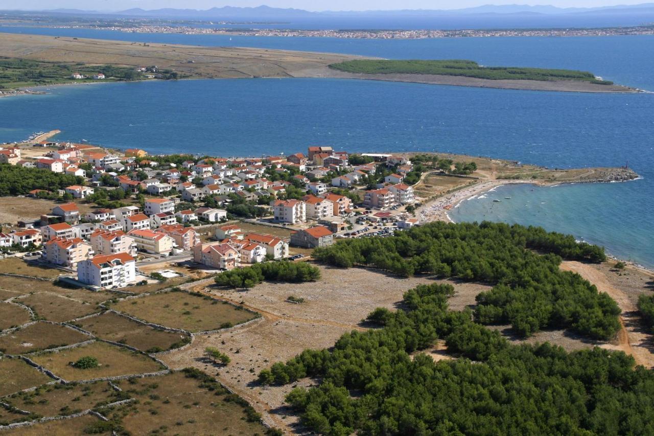 Family Friendly Apartments With A Swimming Pool Povljana, Pag - 244 Екстериор снимка