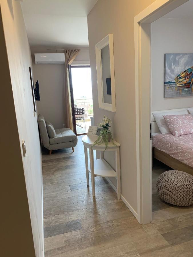 Family Friendly Apartments With A Swimming Pool Povljana, Pag - 244 Екстериор снимка