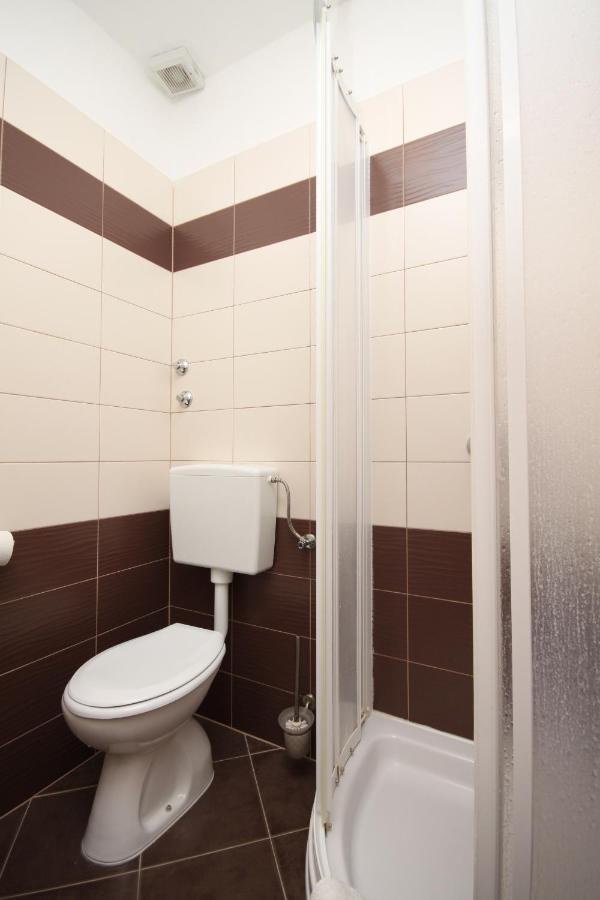 Family Friendly Apartments With A Swimming Pool Povljana, Pag - 244 Екстериор снимка