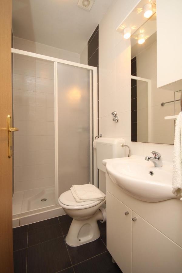 Family Friendly Apartments With A Swimming Pool Povljana, Pag - 244 Екстериор снимка