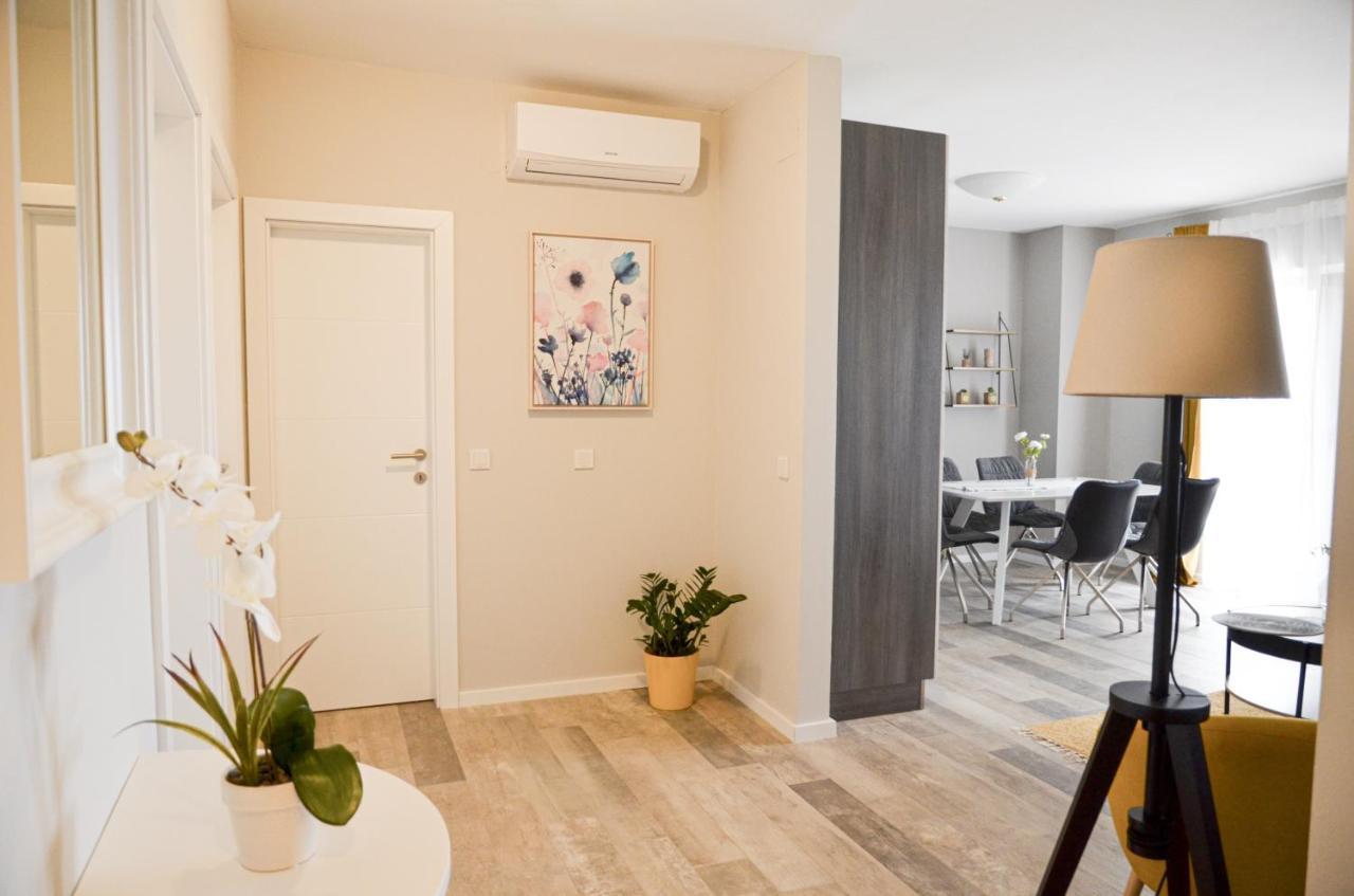 Family Friendly Apartments With A Swimming Pool Povljana, Pag - 244 Екстериор снимка