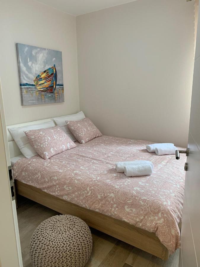 Family Friendly Apartments With A Swimming Pool Povljana, Pag - 244 Екстериор снимка