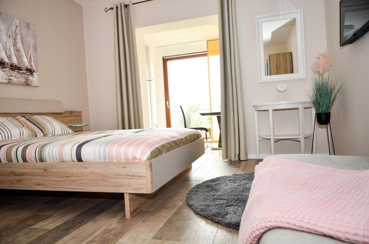 Family Friendly Apartments With A Swimming Pool Povljana, Pag - 244 Екстериор снимка