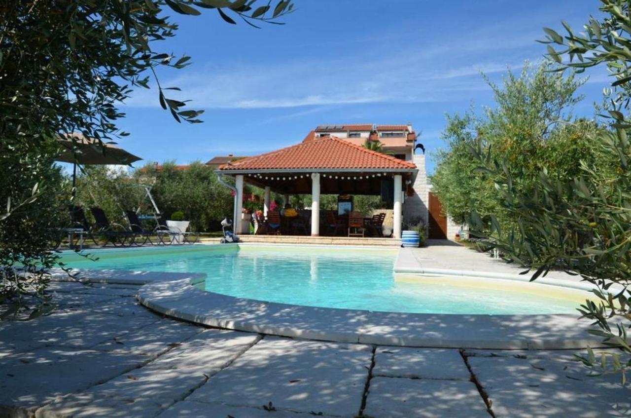 Family Friendly Apartments With A Swimming Pool Povljana, Pag - 244 Екстериор снимка