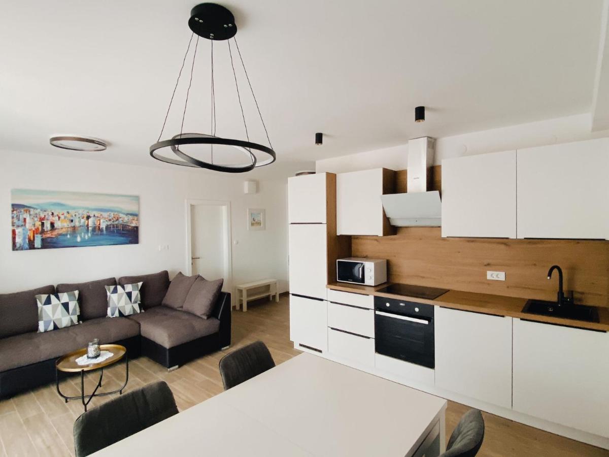 Family Friendly Apartments With A Swimming Pool Povljana, Pag - 244 Екстериор снимка