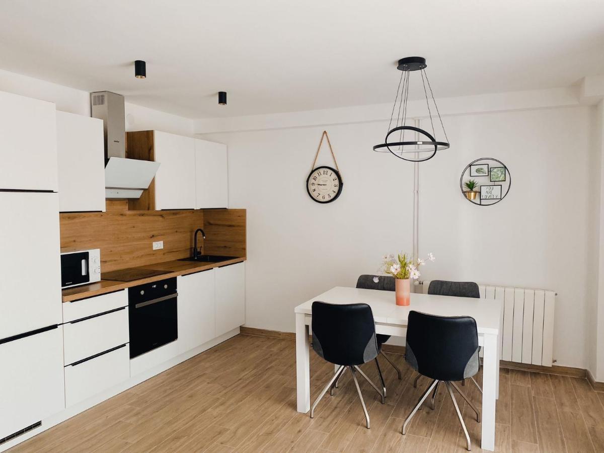 Family Friendly Apartments With A Swimming Pool Povljana, Pag - 244 Екстериор снимка