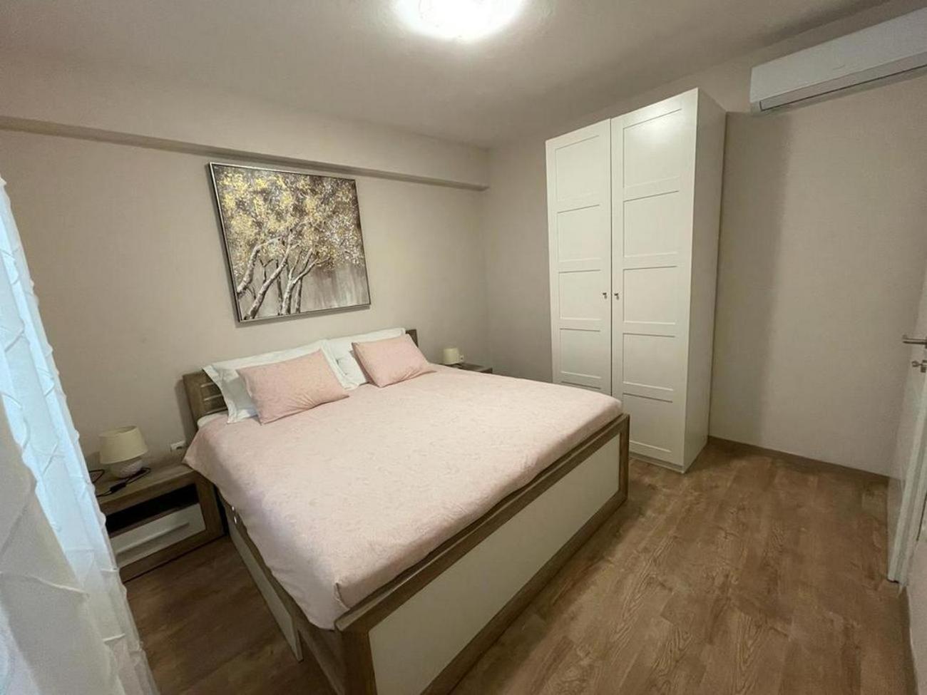 Family Friendly Apartments With A Swimming Pool Povljana, Pag - 244 Стая снимка