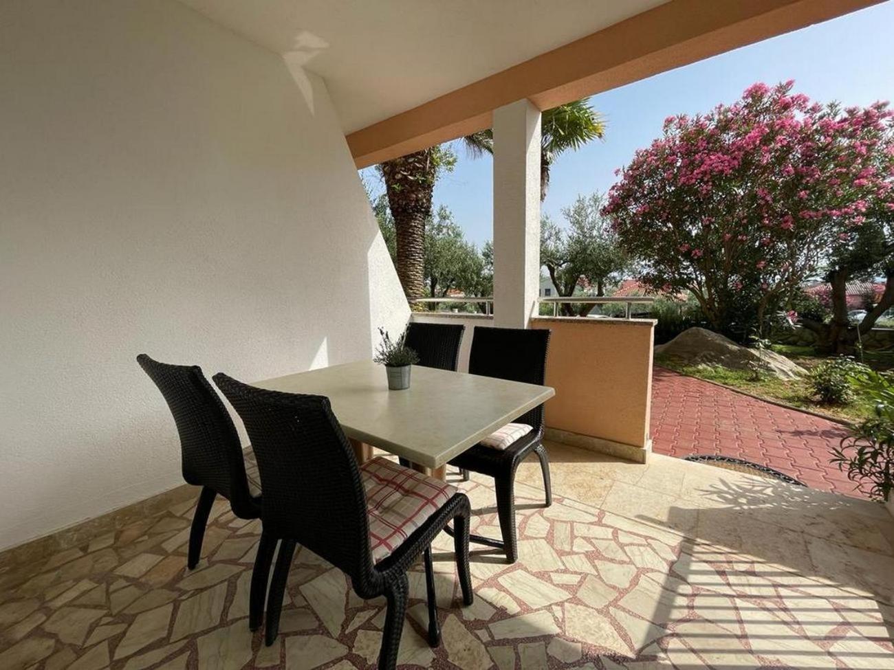 Family Friendly Apartments With A Swimming Pool Povljana, Pag - 244 Екстериор снимка